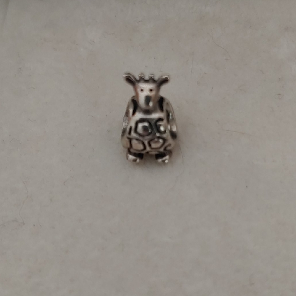Pandora Giraffe Charm